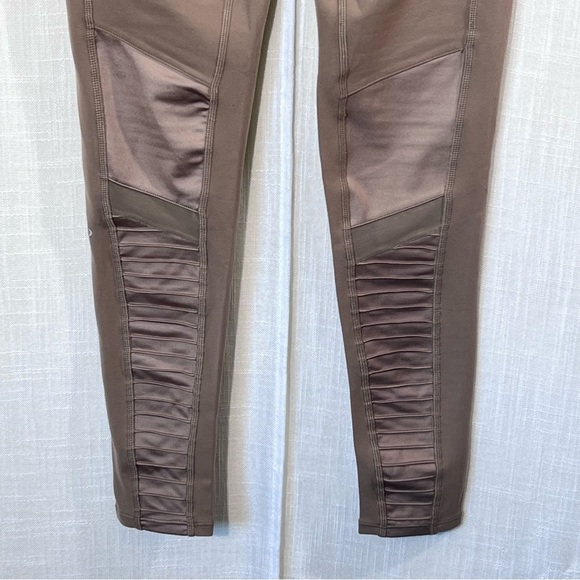 Alo Yoga Moto Gravel Gloss High Waisted Athletic Workout Gym Leggings Size S - Picture 8 of 12